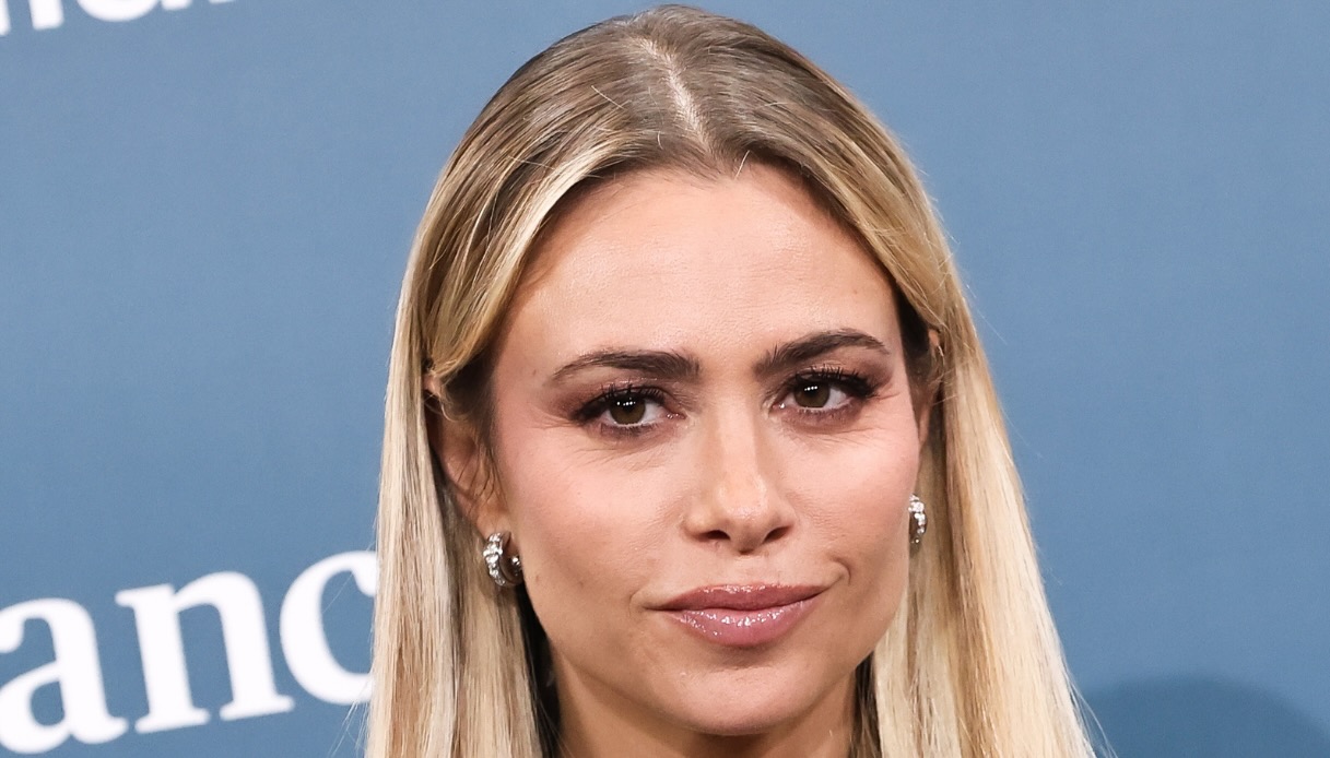 martina stella insegna come abbinare marrone e grigio il look chic da copiare subito da Dilei.it martina stella insegna come abbinare marrone e grigio il look chic da copiare subito