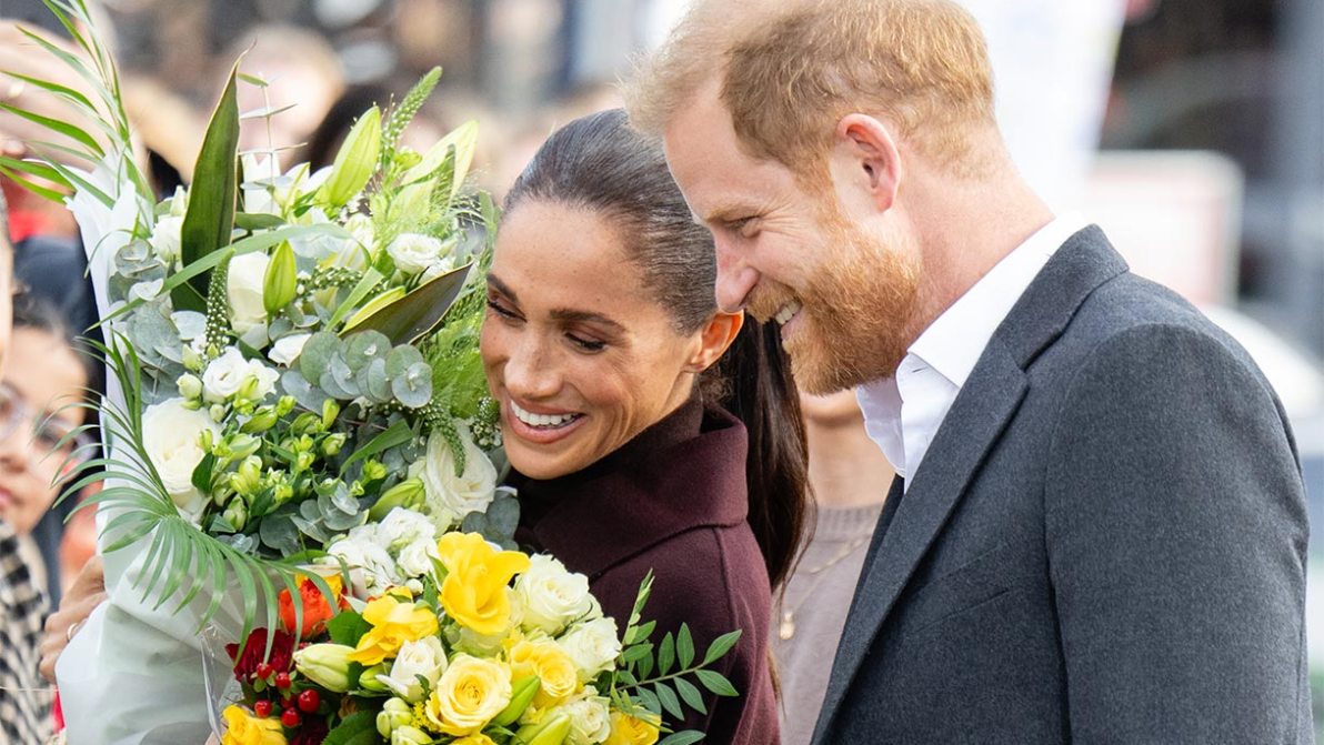 Harry e Meghan Markle, prima apparizione pubblica in Inghilterra. Folla in delirio