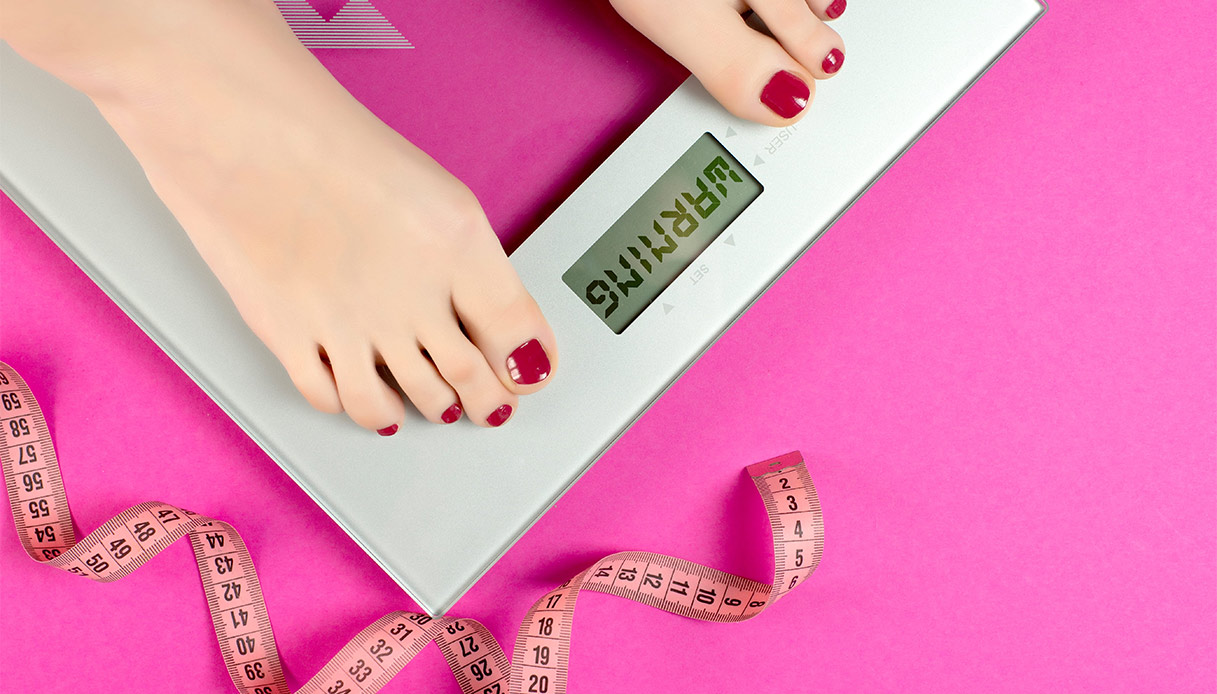 Peso normale, metabolismo in tilt: ecco quando la bilancia inganna e cosa fare