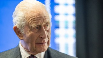 Re Carlo nella vergogna, dopo l’azione legale dell’ex Principe Andrea contro la polizia