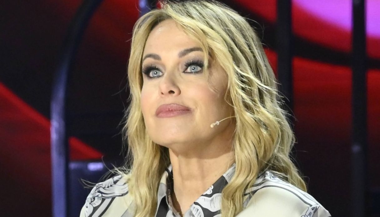 tu l8217hai commesso l8217adulterio il siparietto tra sonia bruganelli e paolo bonolis a come ti leggo da Dilei.it tu l8217hai commesso l8217adulterio il siparietto tra sonia bruganelli e paolo bonolis a come ti leggo