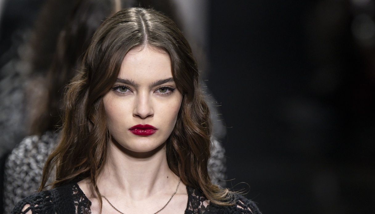 glossy nude o dark lips chi vince in ogni caso le labbra saranno sempre in primo piano questo autunno da Dilei.it glossy nude o dark lips chi vince in ogni caso le labbra saranno sempre in primo piano questo autunno
